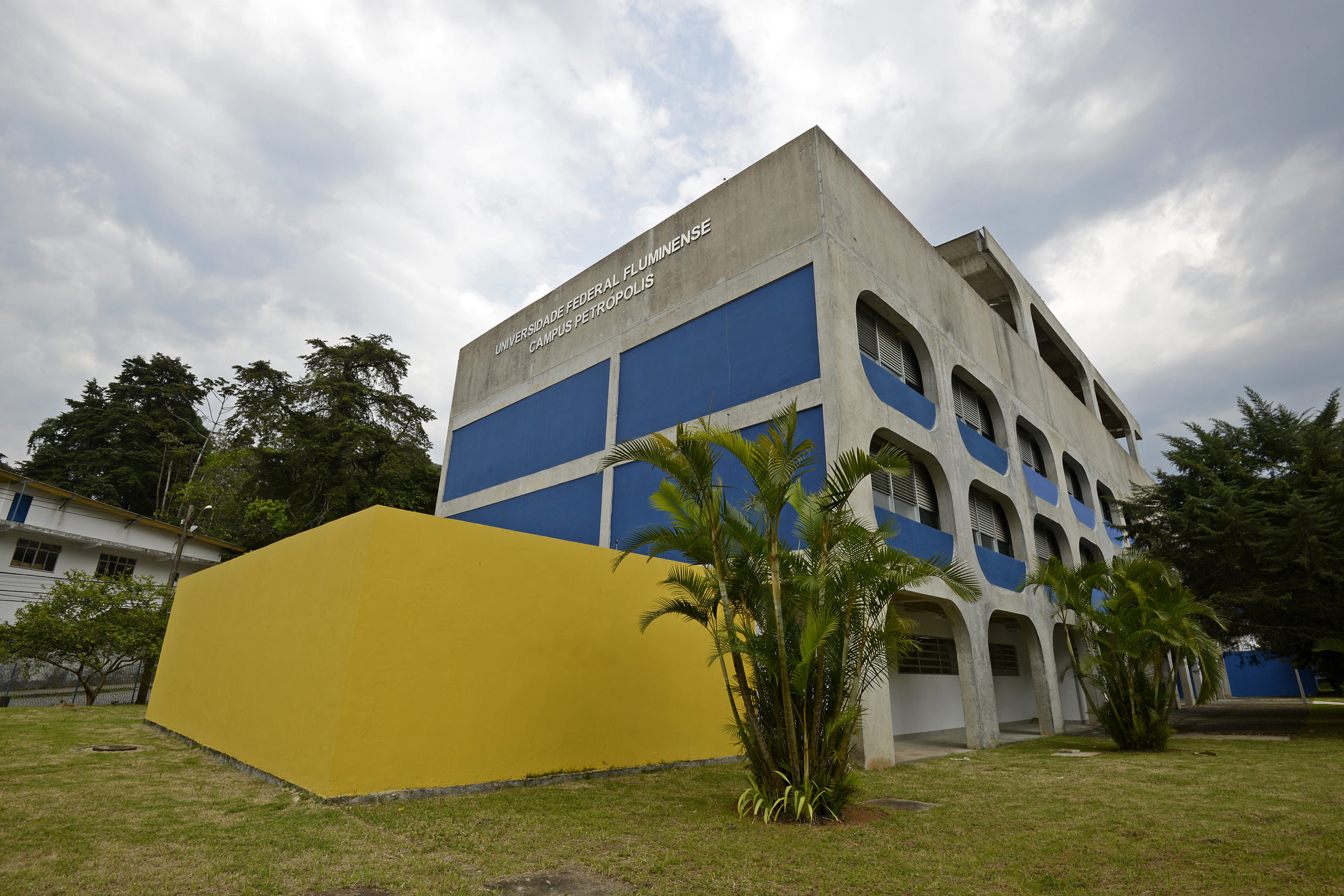 Biblioteca do Campus de Petrópolis (BCPE)
