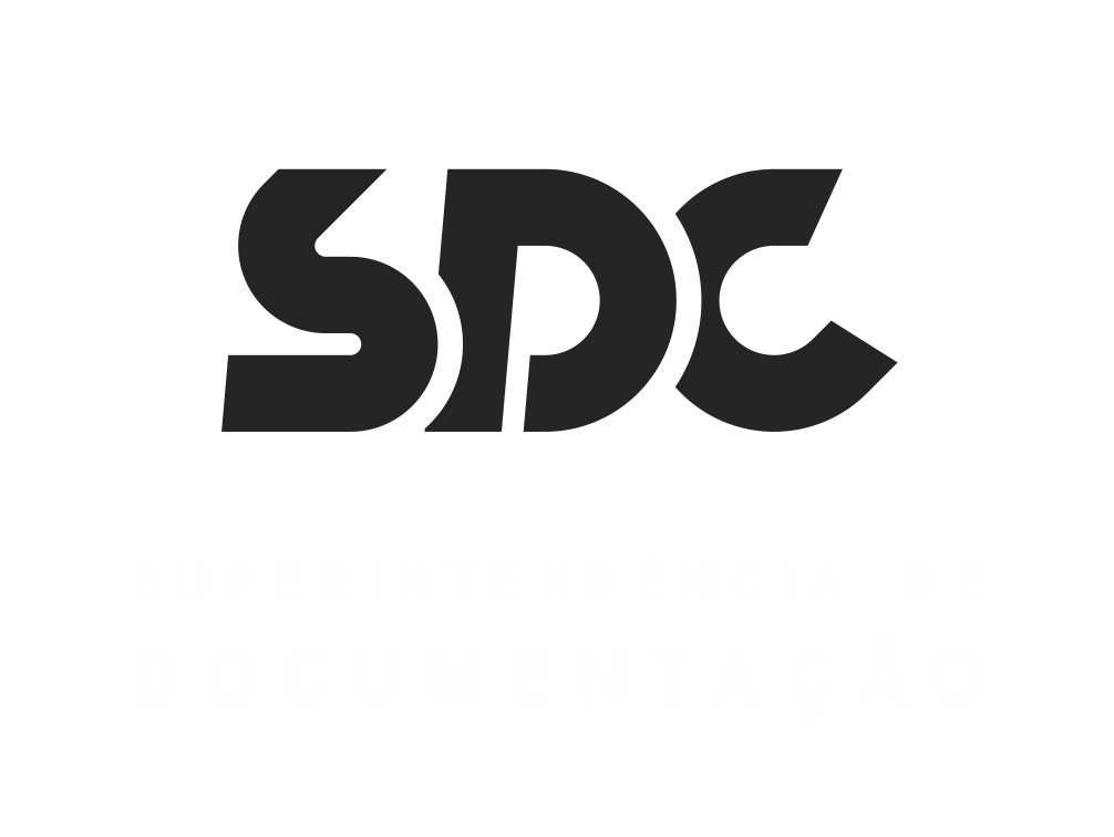 Logo SDC preto, com borda branca, texto em branco